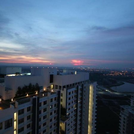 Lovely 3-Bedroom Serviced Apartment @ ไซเบอร์จายา ภายนอก รูปภาพ