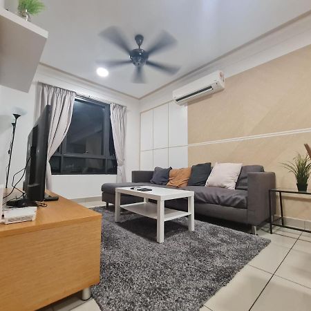 Lovely 3-Bedroom Serviced Apartment @ ไซเบอร์จายา ภายนอก รูปภาพ