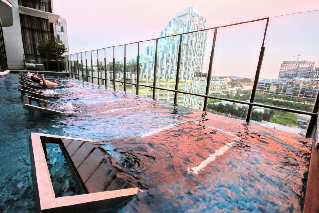 Lovely 3-Bedroom Serviced Apartment @ ไซเบอร์จายา ภายนอก รูปภาพ