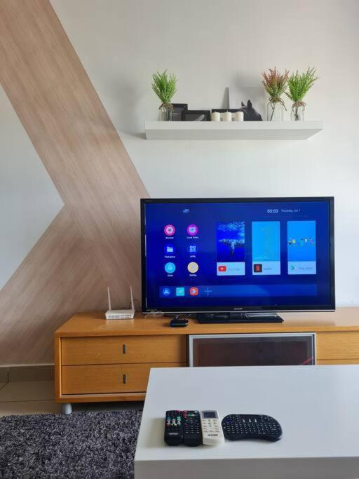 Lovely 3-Bedroom Serviced Apartment @ ไซเบอร์จายา ภายนอก รูปภาพ